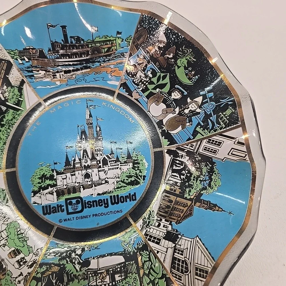 Vintage 1970s Walt Disney World Magic Kingdom Fluted Glass Ashtray Candy Dish‎
